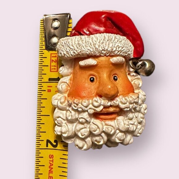 💙 Vintage Resin Santa Claus Pin 2" Christmas Holidays Accessory Xmas Retro - Picture 5 of 8